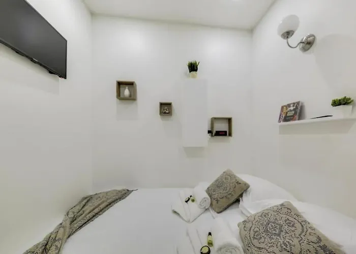 Juliette - Tiny 1br Pantheon Luxembourg Hideaway