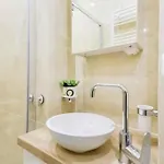 Juliette - Tiny 1br Pantheon Luxembourg Hideaway Apartment