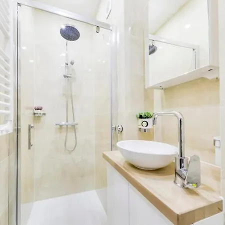 Apartament Juliette - Tiny 1br Pantheon Luxembourg Hideaway *