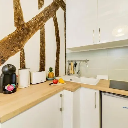 Juliette - Tiny 1br Pantheon Luxembourg Hideaway